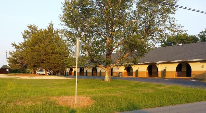 Loyalty Inn Rockingham Exterior foto