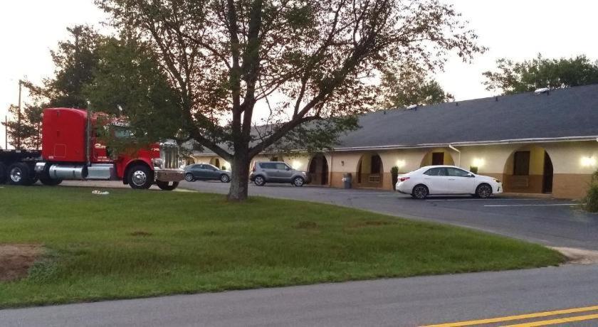 Loyalty Inn Rockingham Exterior foto